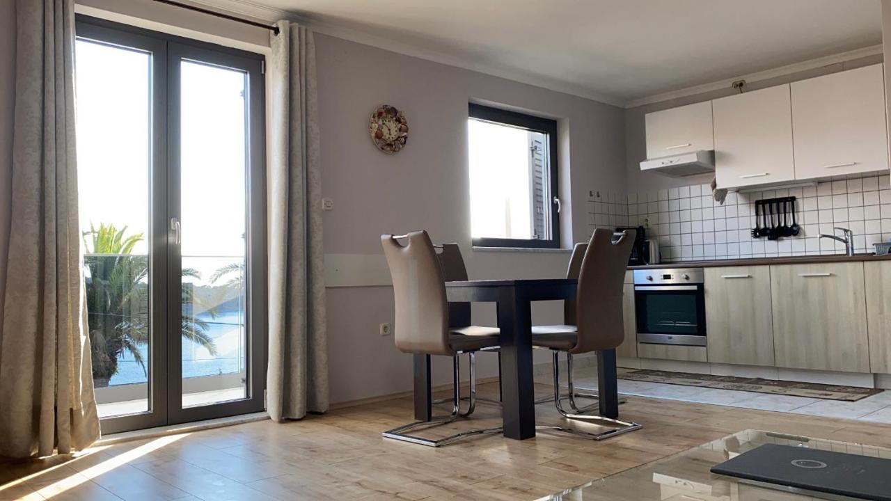 Apartments Tasha Mali Lošinj Extérieur photo