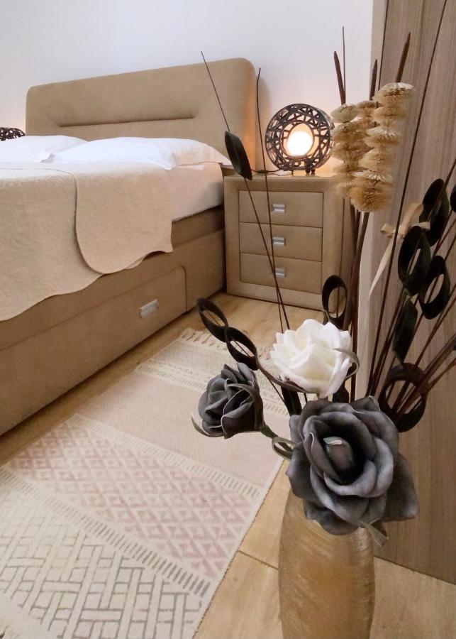 Apartments Tasha Mali Lošinj Extérieur photo